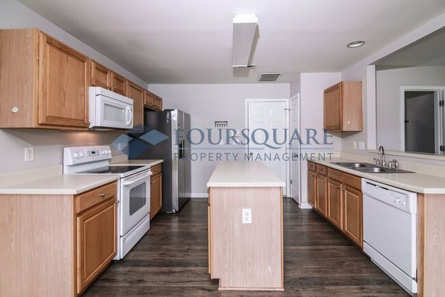 Building Photo - Single Family | Back Patio | Two- Car Gara...