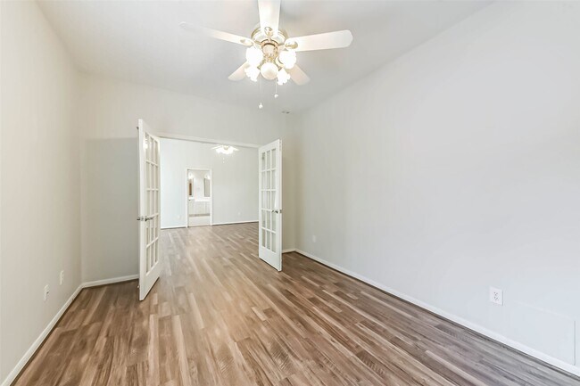 Building Photo - 14610 Farrawood Dr