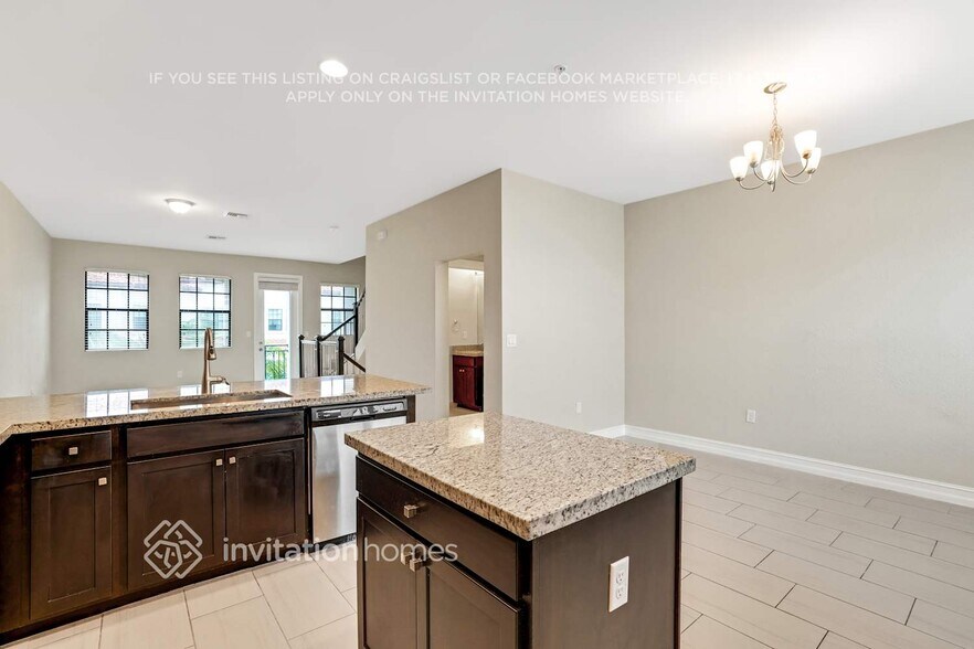 Building Photo - 11705 SW 13th Ct
