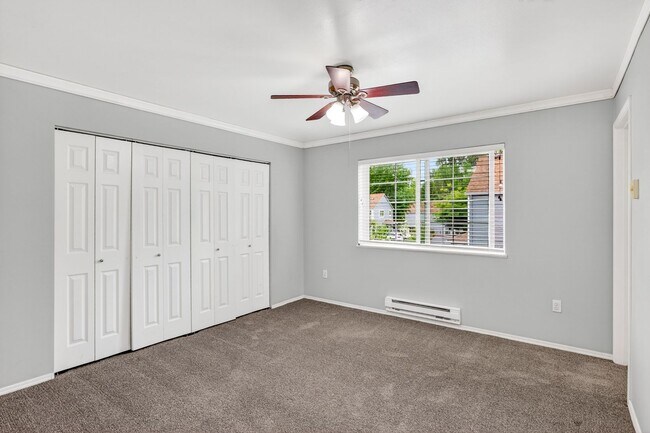 Building Photo - Great Location! 2 bedroom, 2.5 Bathroom Townhouse in Orchard Hills!!