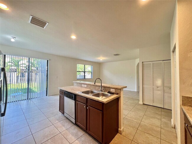 Building Photo - 15153 SW 117th Terrace