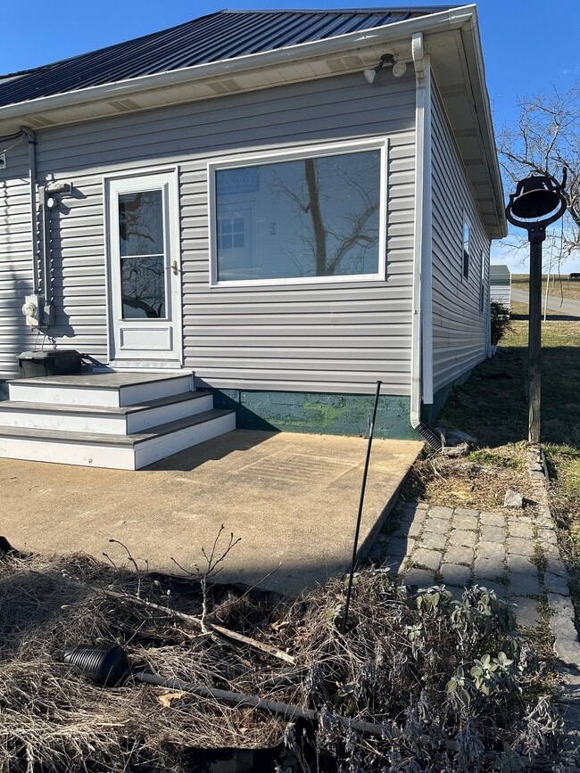 Building Photo - 1363 Walkers Ford Rd