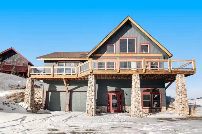 Building Photo - 366 Indian Trail