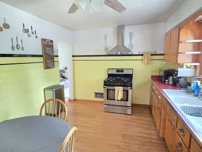 Building Photo - 14558 Turner Ave