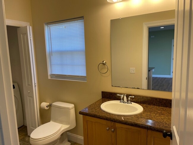 Building Photo - Newly Renovated Townhouse For Rent in Oakland, RI!