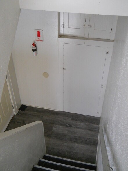 Building Photo - 896 Delia Ave