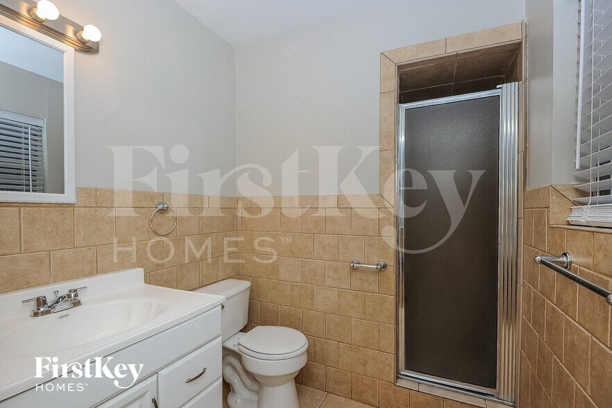 Building Photo - 3817 Wren Ave