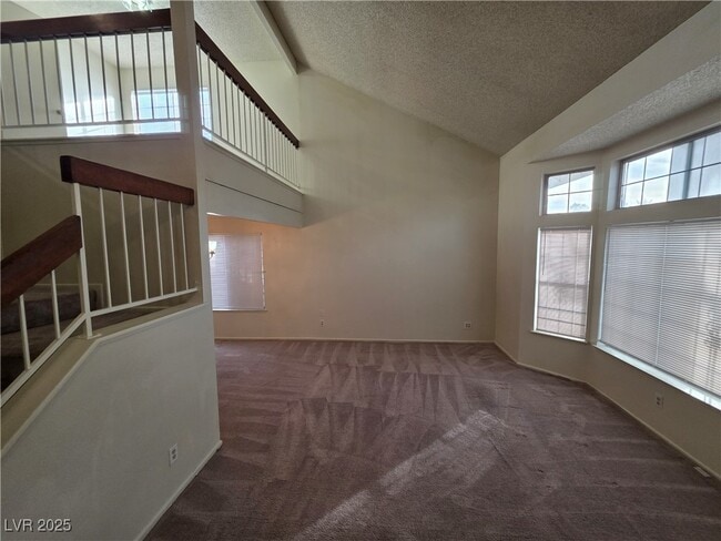 Building Photo - 321 S Bent Creek Dr