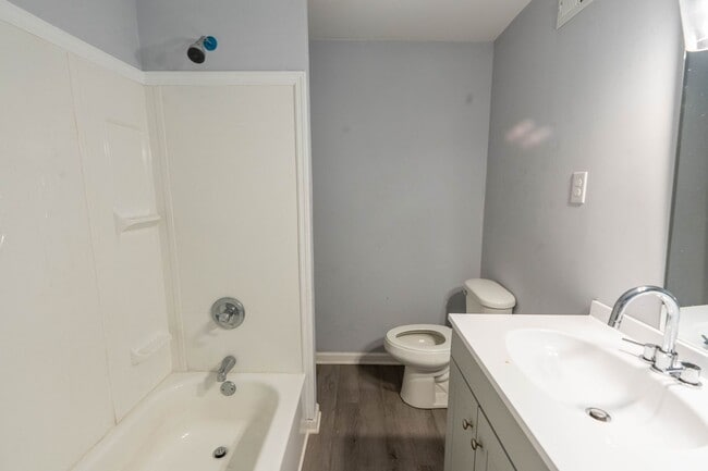 Building Photo - 2 bd for rent