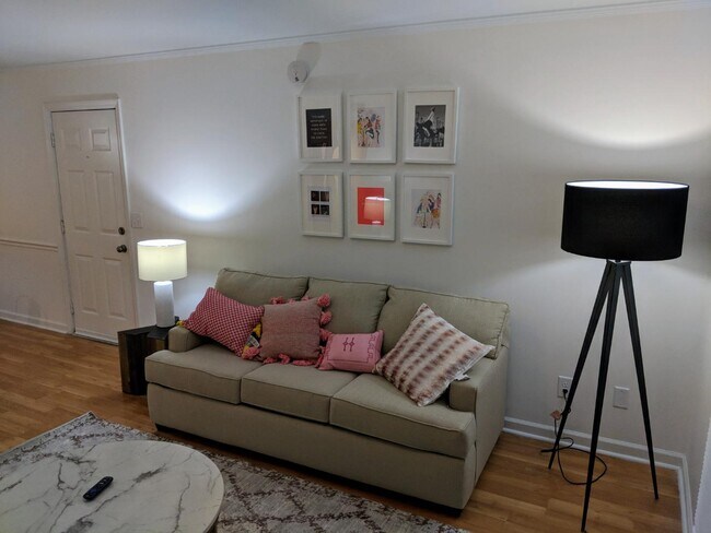 Building Photo - 3181 Parthenon Ave