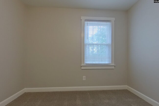 Building Photo - 18 Hillpine Ct