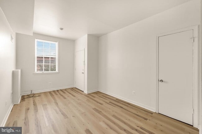 Building Photo - 1102 K St SE