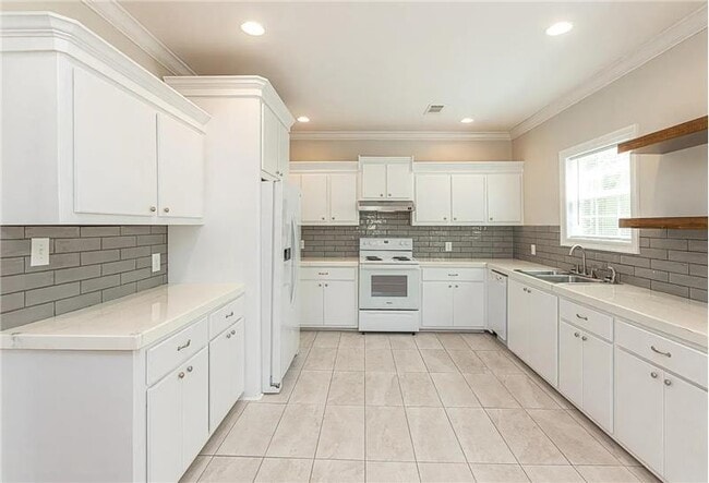 Building Photo - 3424 Northview Dr