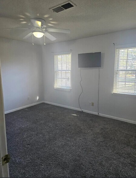 Bedroom - 320 Cambout St