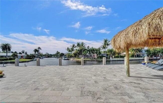 Building Photo - 2830 NE 55th St