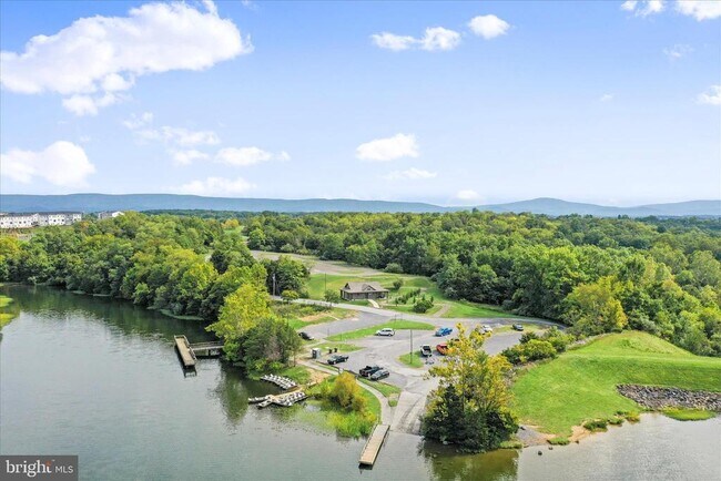 Building Photo - 166 Trout Lily Dr