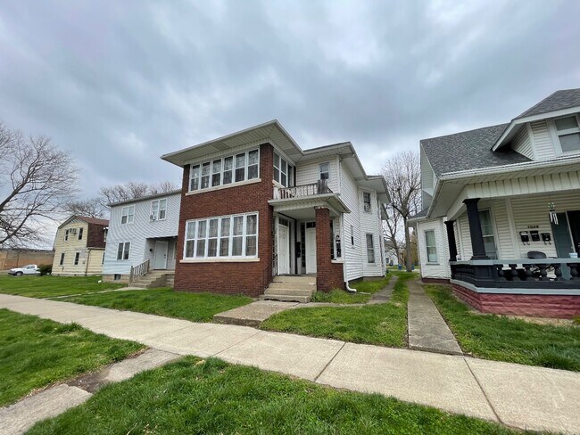 Primary Photo - 1033 N 7th St