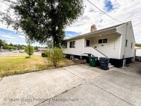 Building Photo - 1123 E 6th St