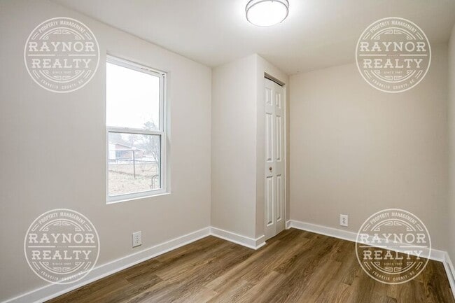 Building Photo - 515 Dale St SW