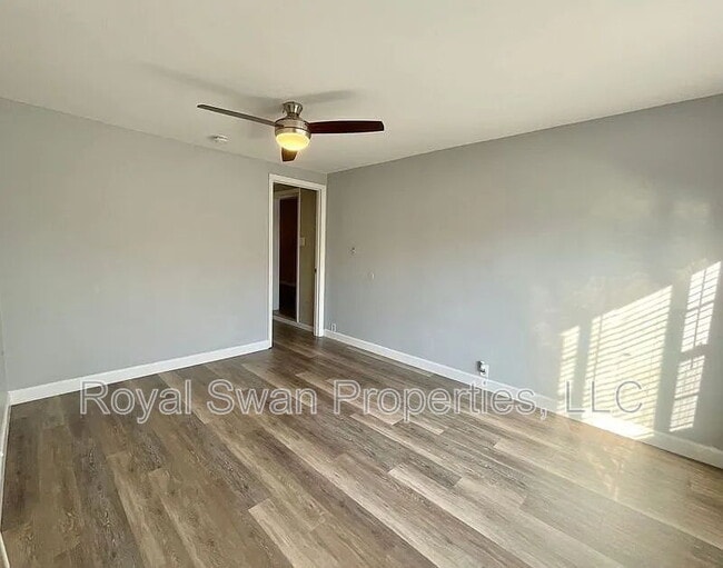 Building Photo - 114 Azalea St