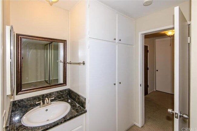 Building Photo - Ocean View Corner Unit Condo w/Balcony+Jac...
