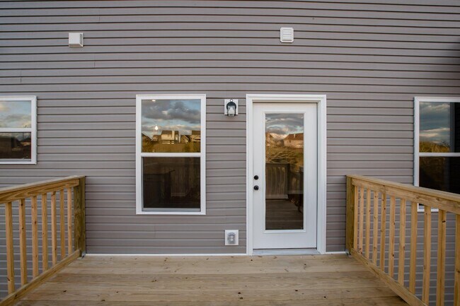 Building Photo - 932 Camden Ct