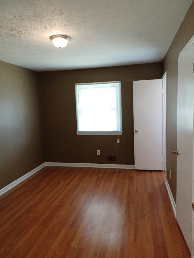 Building Photo - 6017 Randy Ln