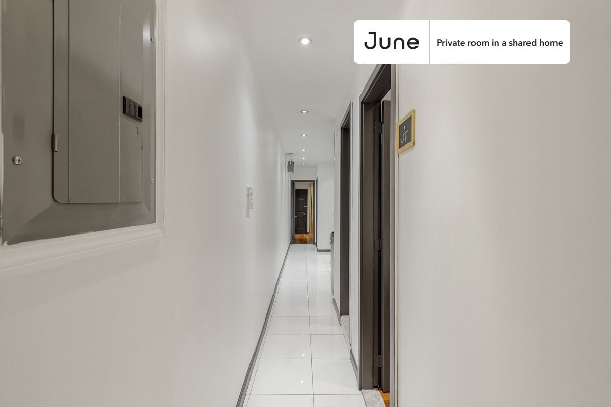 Building Photo - Room in Shared 3 bed/1 bath home in Upper West Side
