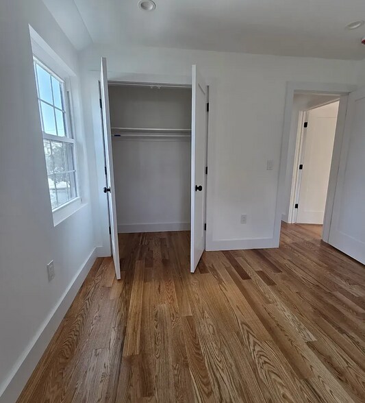 Building Photo - 119 Rochelle St