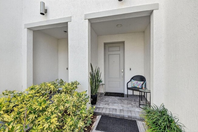 Building Photo - 4790 Navali Dr