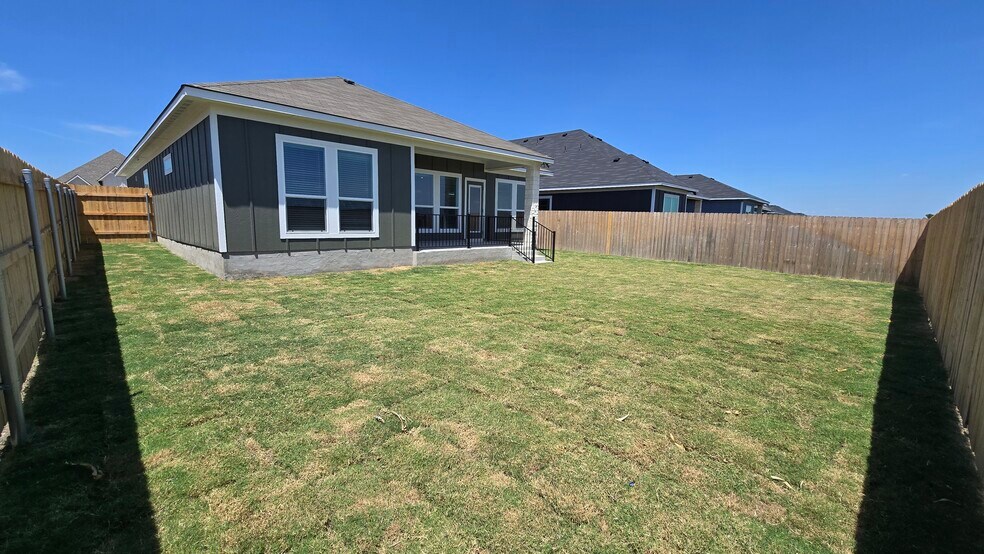 Building Photo - 449 Pipe Creek Dr