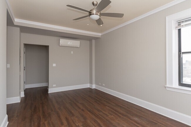 Building Photo - 817 W Lakeside Pl