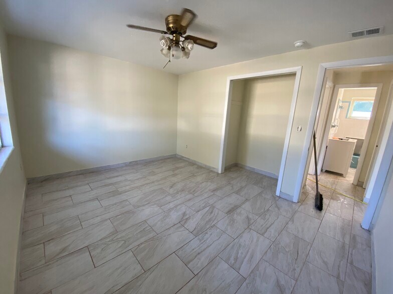 Front bedroom - 27677 Okeana St