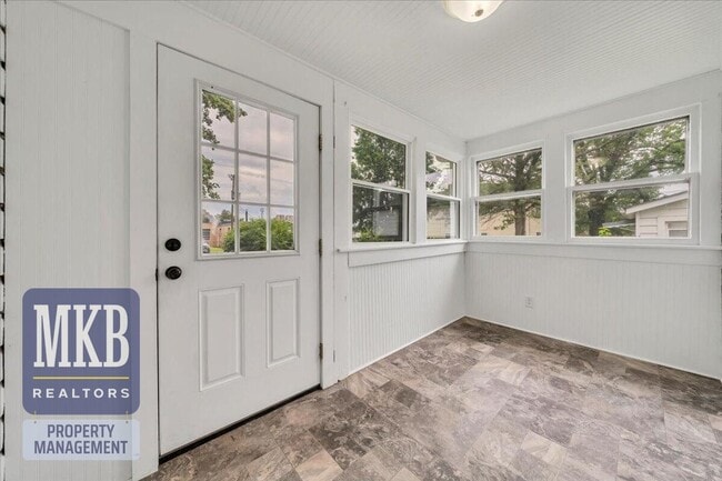 Building Photo - 3 Bedroom in Salem City
