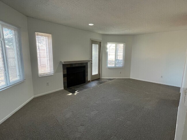 Building Photo - 1 bedroom, 1 bathroom lower level unit with River views.
