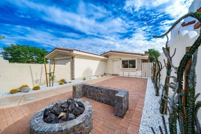 Building Photo - 53680 Avenida Montezuma