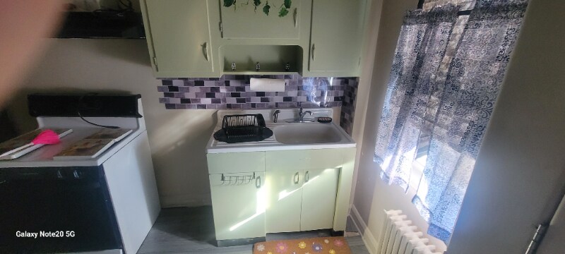 Building Photo - 0 N Linwood Ave