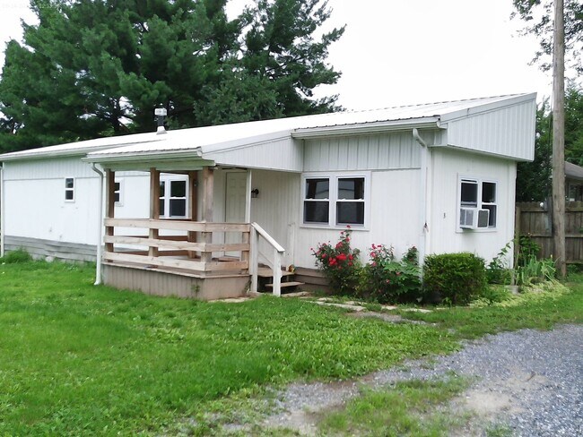 Building Photo - 2237 New Holland Pike