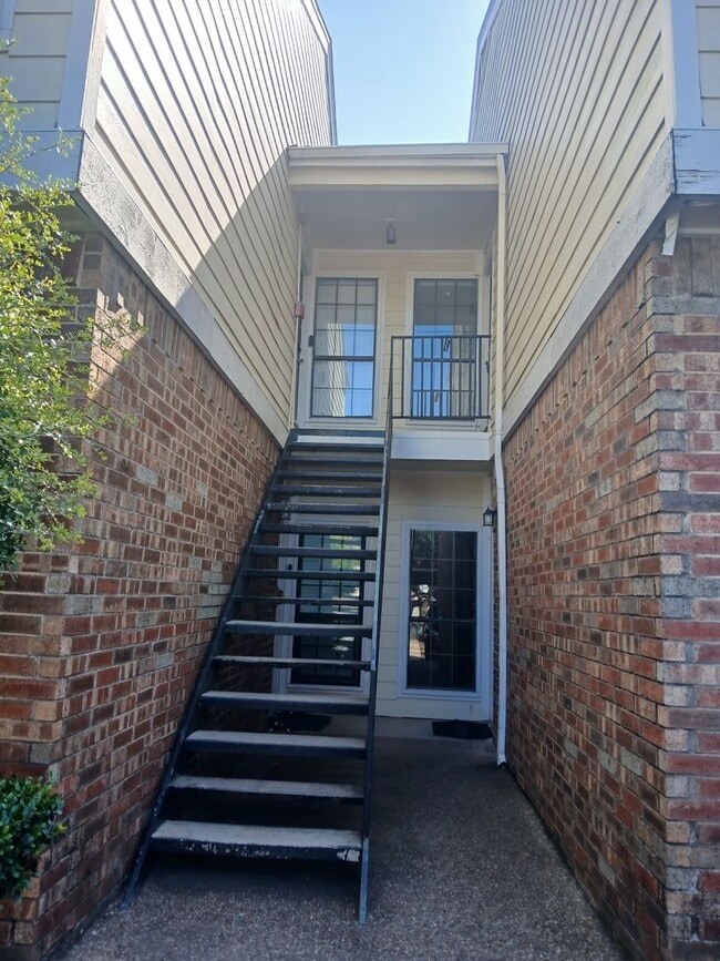 Primary Photo - 1 Bed 1 Bath Condo in Dallas (All Electric)