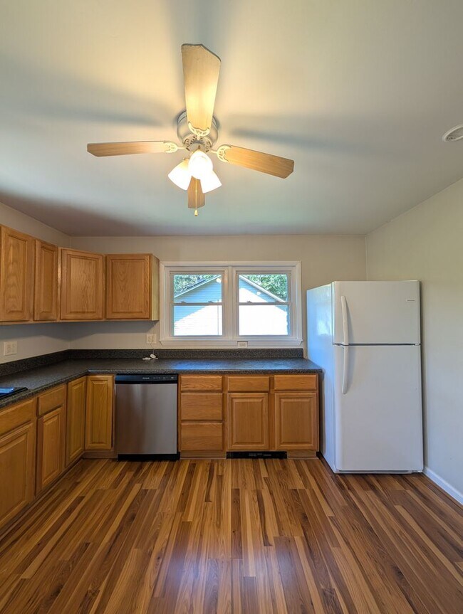 Building Photo - Arden Rental - Royal Pines Area