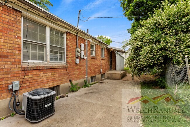 Building Photo - 2380 Polk Ave