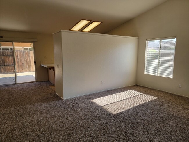 Building Photo - (APPLICATION PENDING) Single story Rosamon...