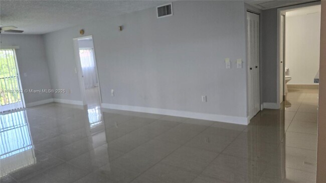 Building Photo - 1650 SW 124th Terrace