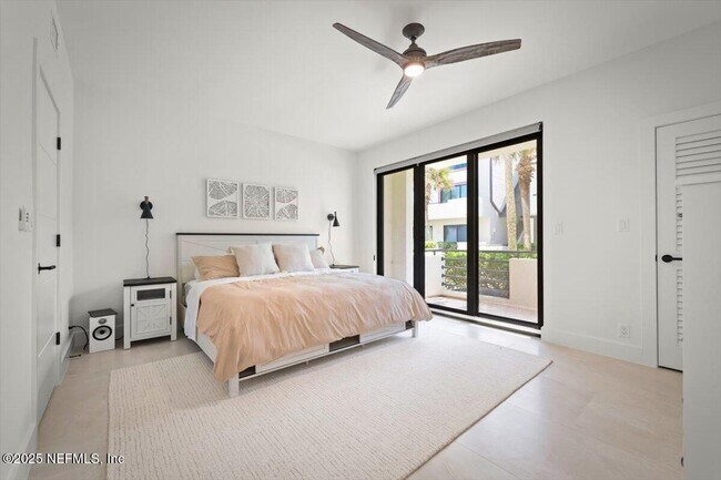 Building Photo - 739 Spinnakers Reach Dr