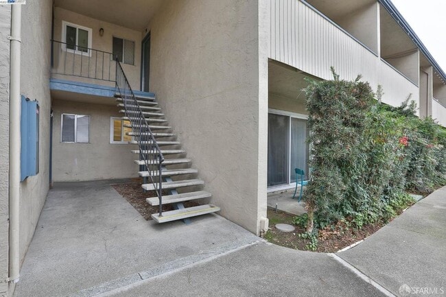 Building Photo - 1731 Ellis St