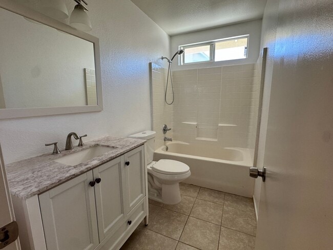 Building Photo - Amazing House For Rent