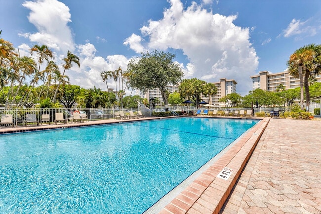 Building Photo - 3001 S Course Dr