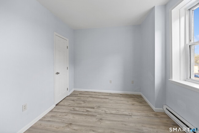 Building Photo - 60 Center St