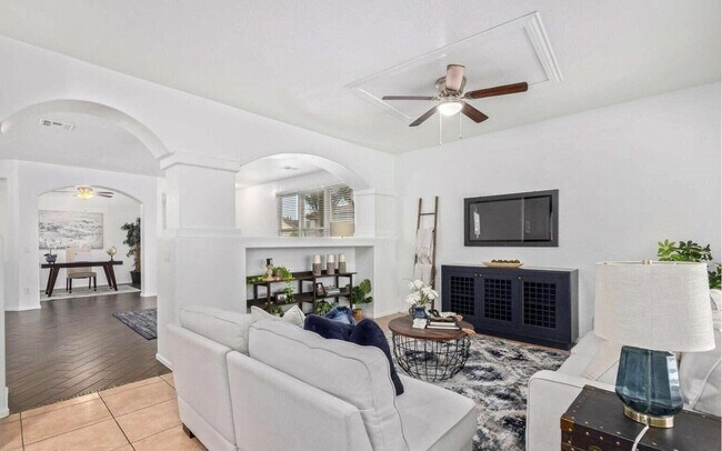 Building Photo - 17127 W Statler St