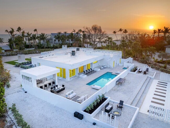 Building Photo - 7647 Sanderling Rd